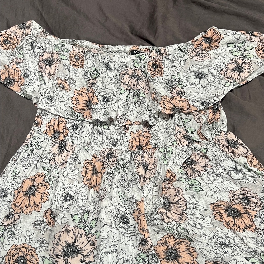 Torrid off the shoulder Floral Print Top in Peach and Gray